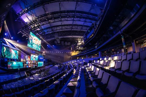 亚马尔社媒晒鲜血染红袜子视频：没有犯规😂😂🤦🏾‍♂️.