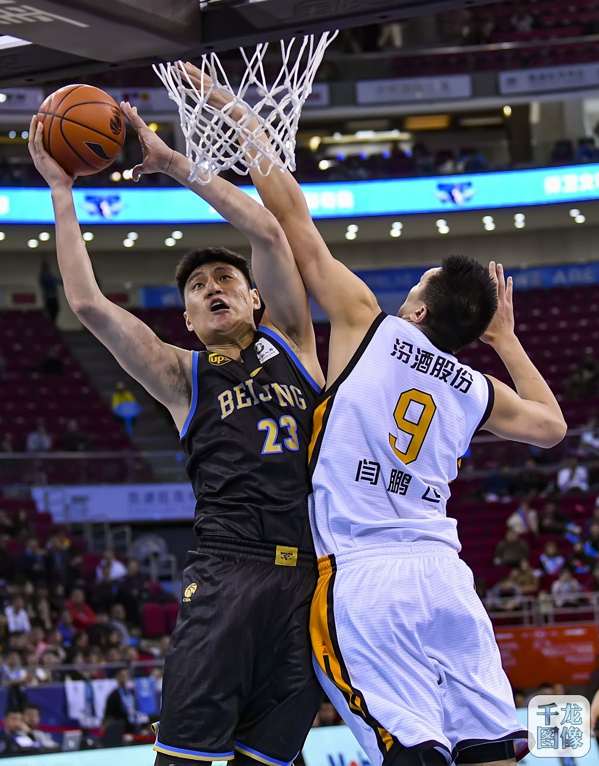 球迷们通过 球迷们通过