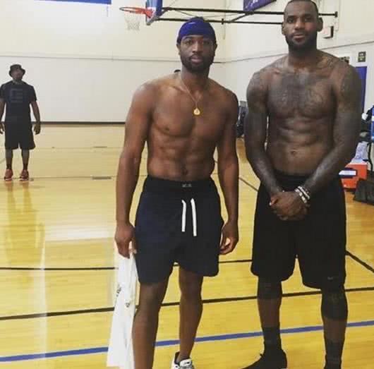 中圈超远三分压哨绝杀湖人!吉迪砍25+14+11三双，公牛逆转詹皇背锅.